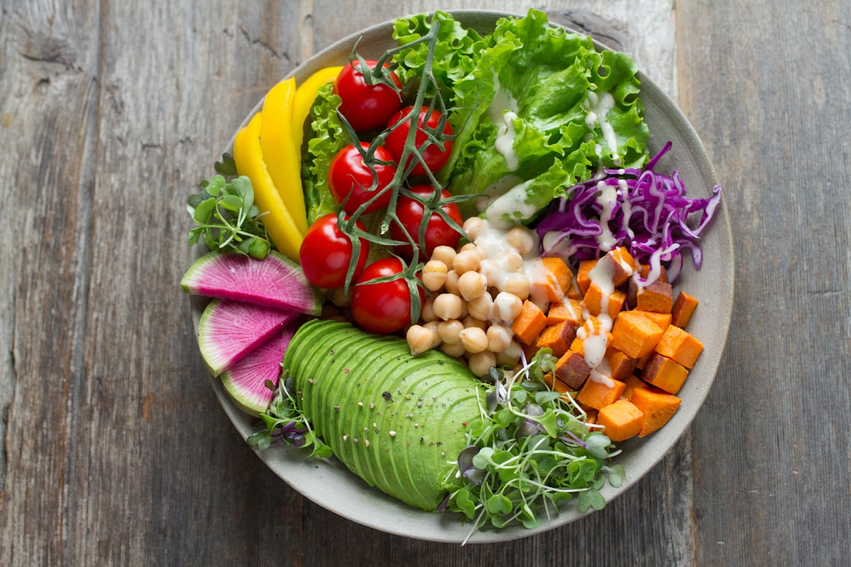 Diabetes-friendly meals prepared on a wooden table